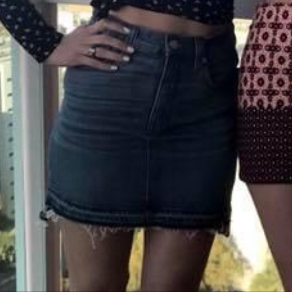 Madewell distressed hem denim skirt